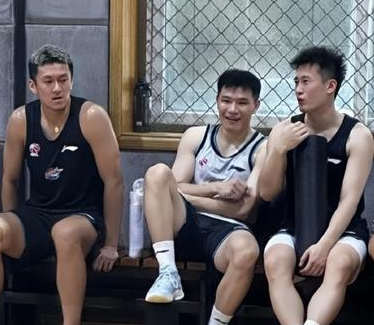 四川男篮新秀杨政自宣退出体测不参加本赛季CBA比赛，杨政在社媒表示，体测压力太大