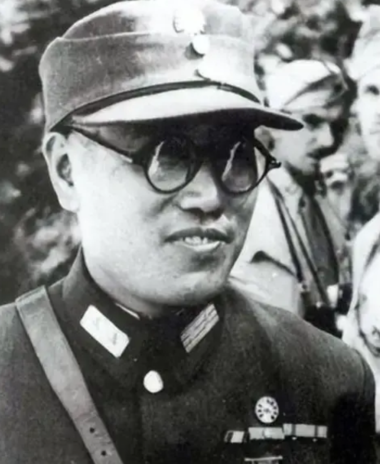 金丝眼镜湖南腔，军事奇才廖耀湘
他是唯一一个被点名去解放军军事学院任教的功德林战