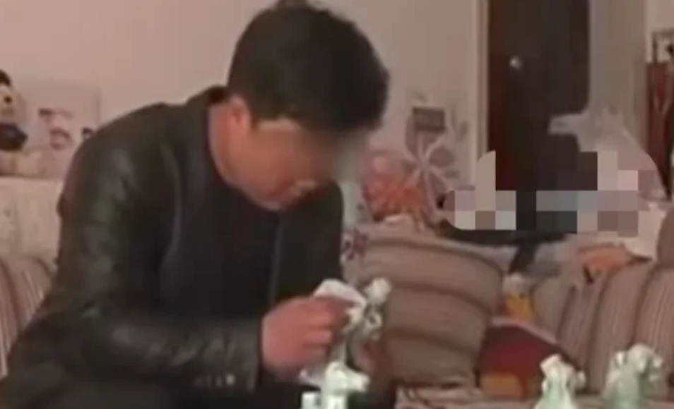 河南焦作，父亲给男子留下一套瓷器，鉴宝公司说价值 2 个亿，而且可以安排拍卖，但