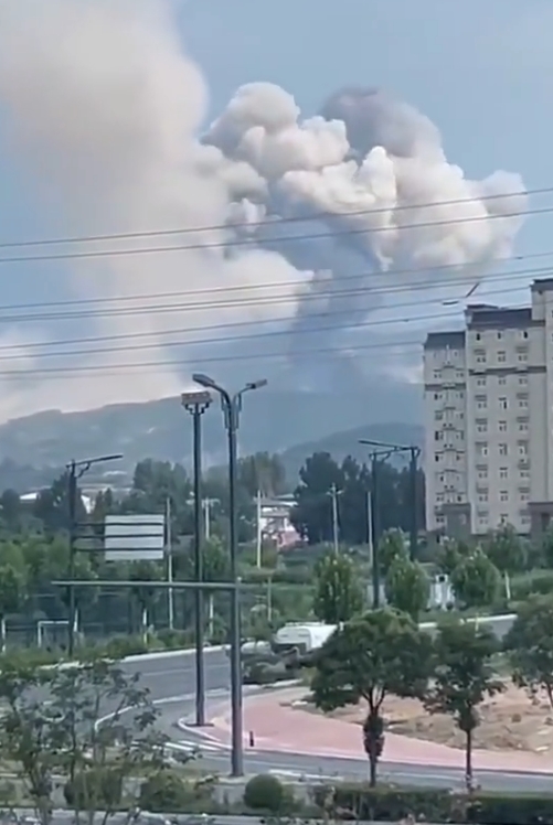 负责天龙三号火箭发射的天兵科技官方发声明说是全系统热试车，河南官方说是火箭发动机