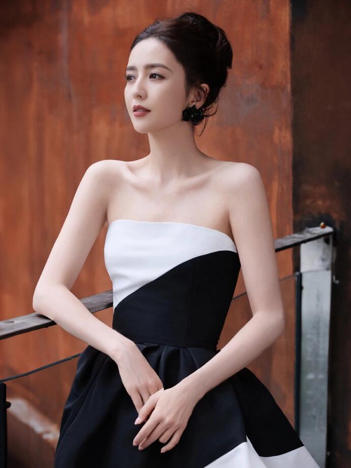 佟丽娅——肩颈线优美