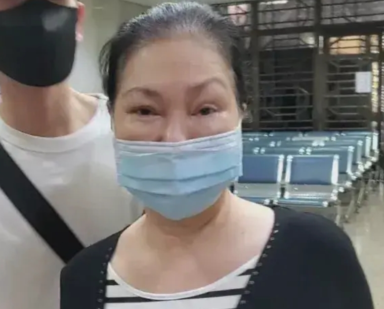 大S妈妈黄春梅这一辈子啊……

18岁之前，她是在酒楼端盘倒水的乡下打工妹

1
