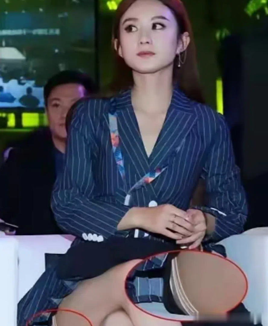 看到赵丽颖的照片后，才意识到女明星们虽然常在舞台上和镜头前光彩夺目，但她们的服装