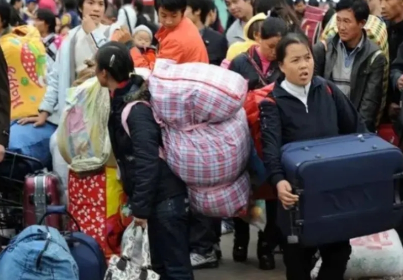 为什么打工人都喜欢来广东，而不是上海？
网友：在广东，你500块可以租到，有热水