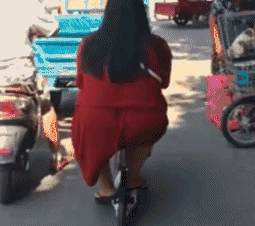 电瓶车：我承受着我这个年纪不该承受的重量