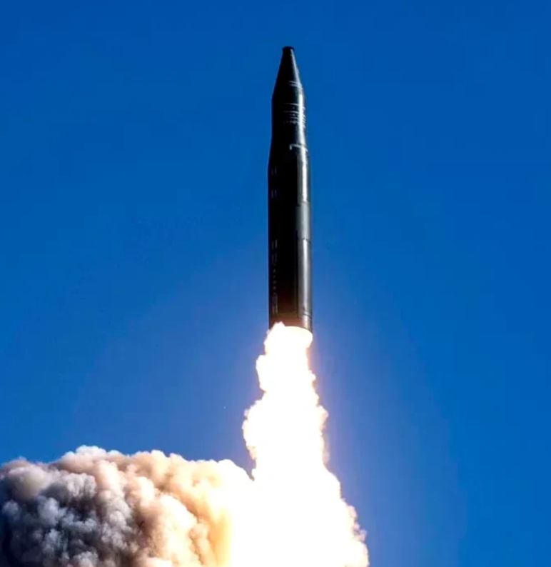 官方直接放出现场图！射向太平洋的洲际导弹型号确定了！不是东风41，也不是巨浪3，