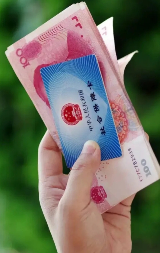 断缴社保是聪明之举还是傻？
  现在好多年轻人工作后都自愿不缴社保，认为不划算，