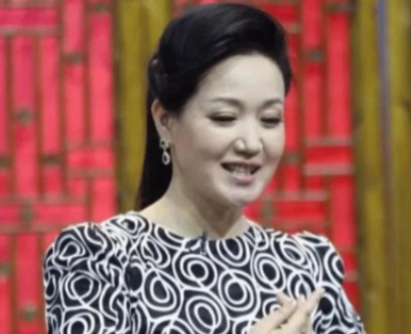 嘲讽烈士、侮辱国旗、毫无底线的在网上散播不良言论，艺人更应该有艺德！刘桂娟走到这