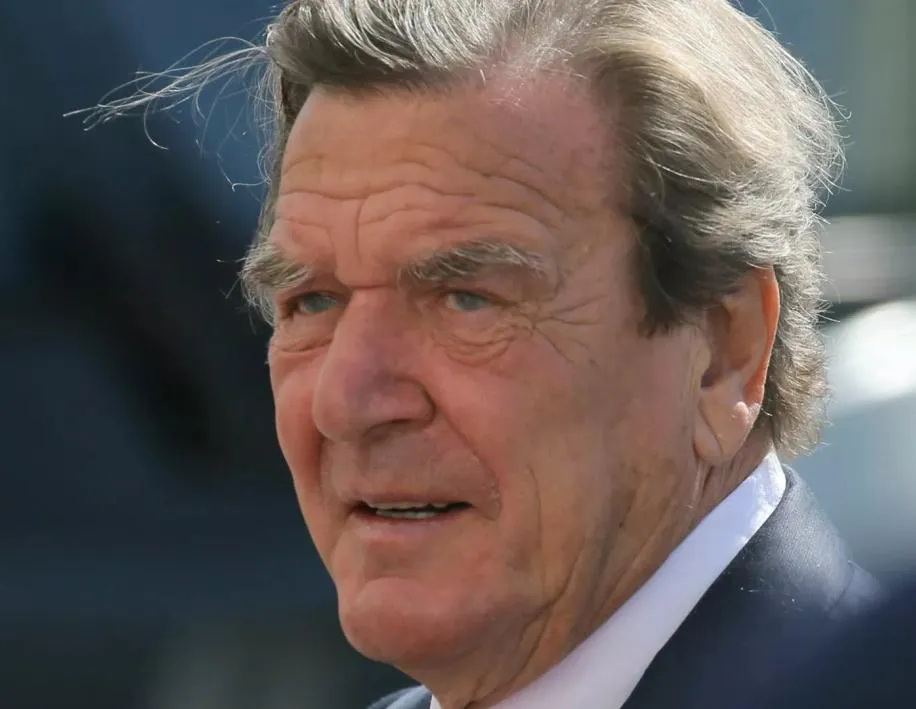 德国前总理施罗德：美国把乌克兰被强行拖入战争，真正意图只不过是削弱俄罗斯，掏空欧