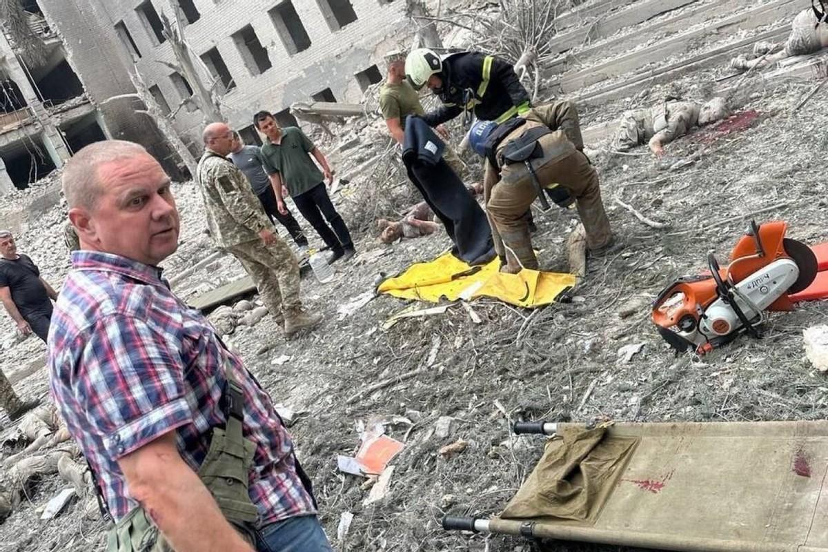 俄导弹袭击造成乌军至少200余人死伤，泽连斯基总统发表紧急评论

俄罗斯军队在9