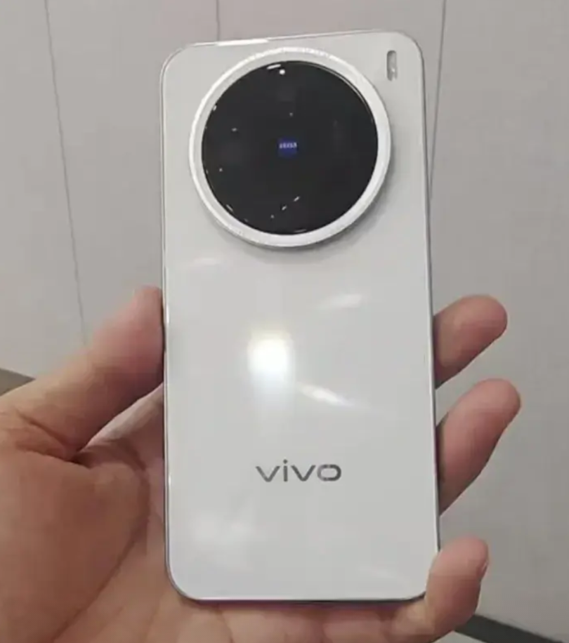 vivo X200 Pro mini的外观图已经曝光了，大家感觉怎么样？目前就曝