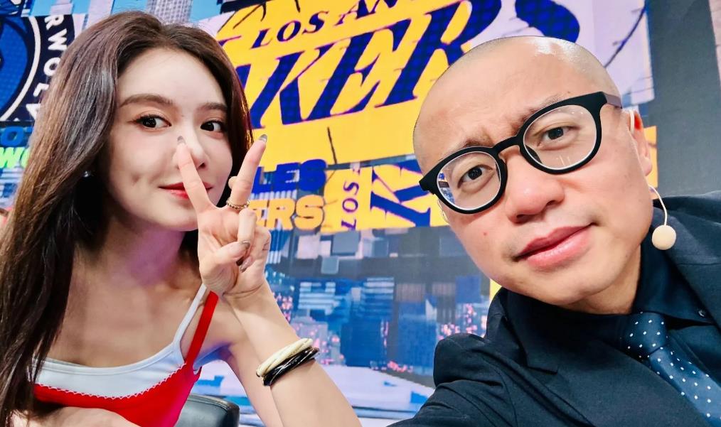 新赛季NBA不仅比赛竞争激烈，国内的转播也是如此，腾讯、咪咕、CCTV5、百视等