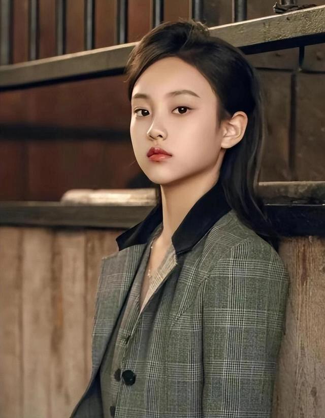 青涩少女甜馨已长大