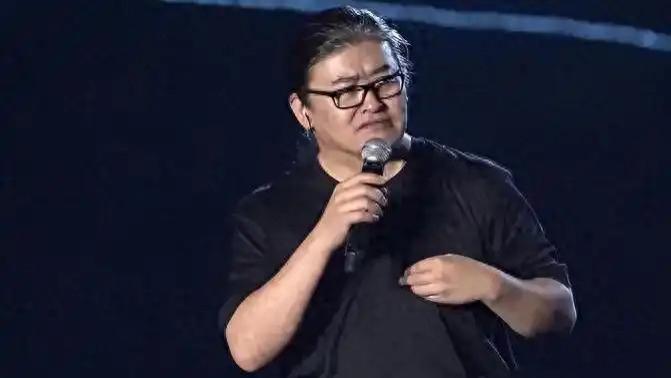 一代歌星刘欢晚年生活悲凉，女儿未婚，父母离世，今60岁苦度日