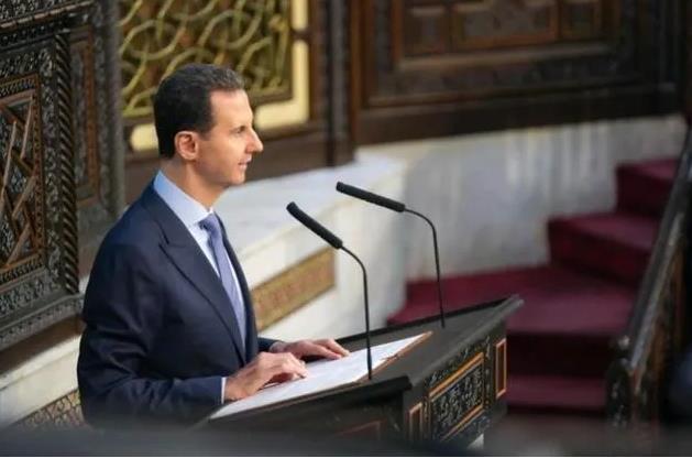 美国开始撇清与叙利亚叛军的关系，国家安全委员会发言人肖恩·萨韦特表示， 美方否认