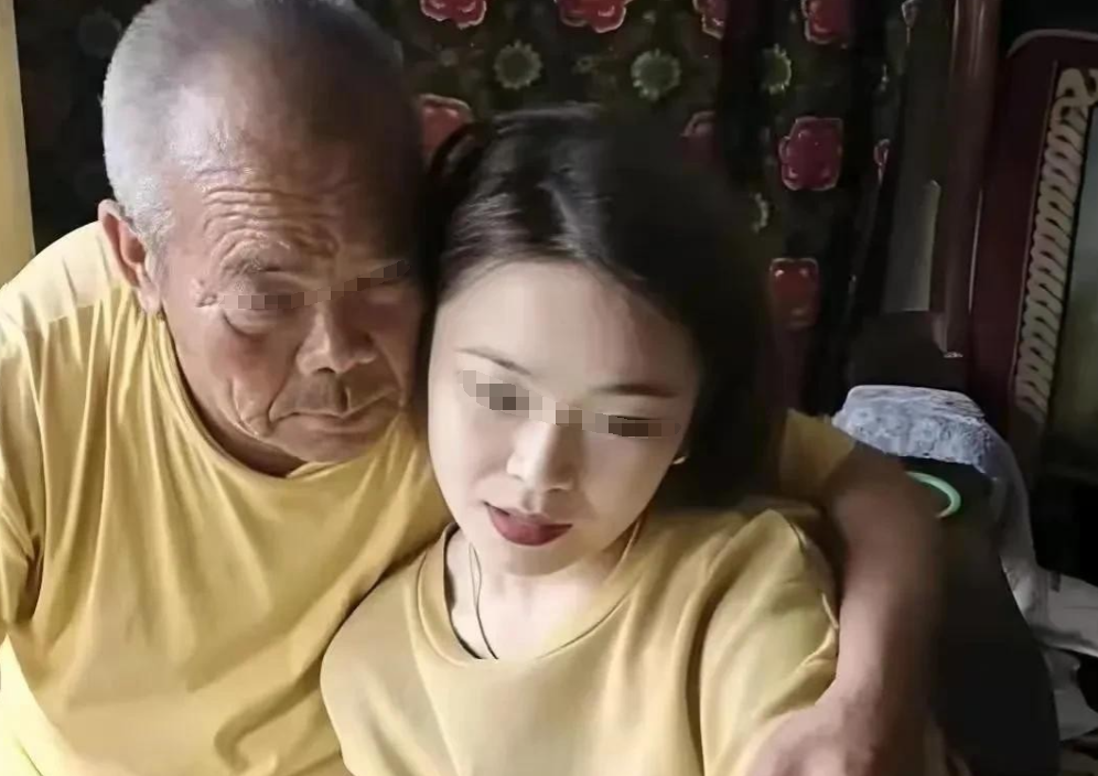 安徽阜阳一位六旬老人因寂寞难耐，用250元约了一女子来家里交易，女子冲洗干净后，