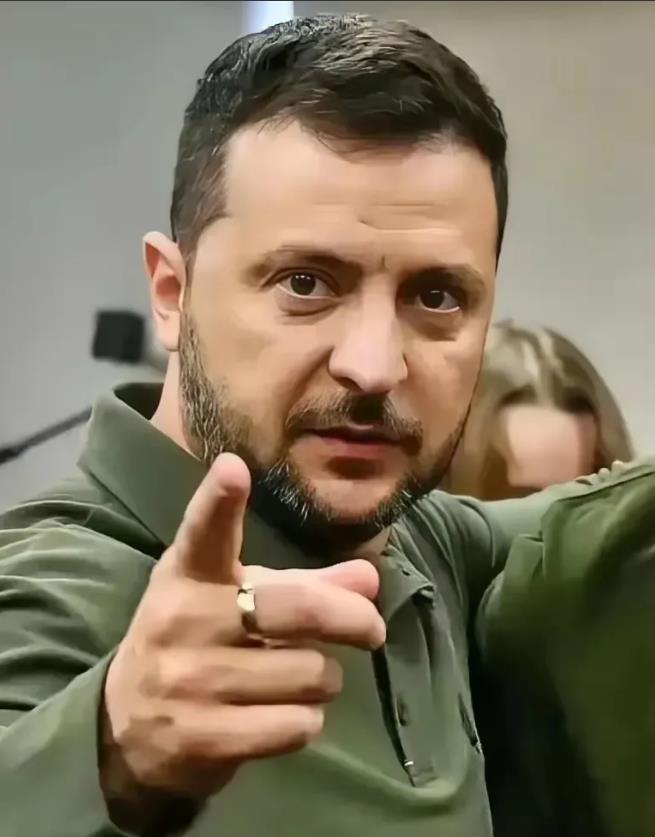 还钱了！
美国让乌克兰偿还5000亿美元，这5000亿美元是当初美国援助乌克兰的