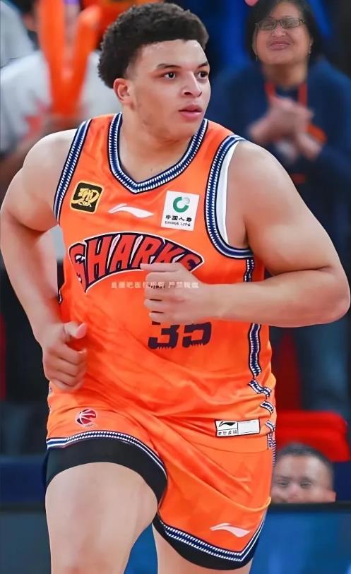有一说一，洛夫顿加盟上海至今，本人发现3个神奇现象

1、首先就是，王哲林，李添