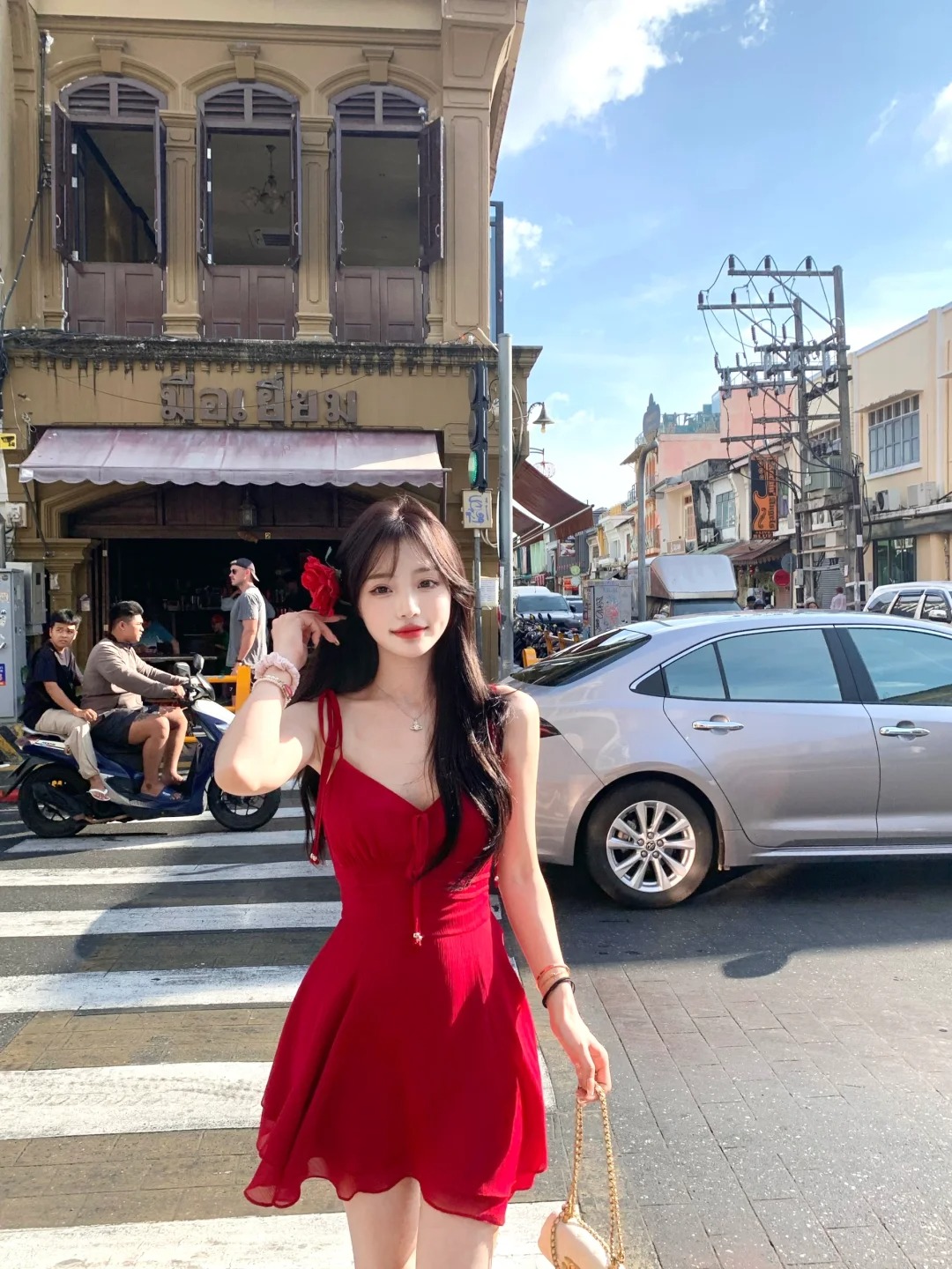 🌹普吉岛红玫瑰
果然旅游的时候会变的明艳～
小红裙太出片啦 咋拍都好看！