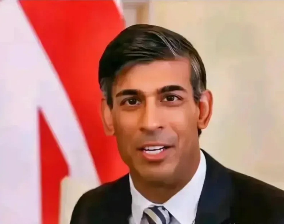 这位英国首相苏纳克，堪称一绝！他以闭目之姿执掌国政，活跃于国际舞台，对乌克兰战场