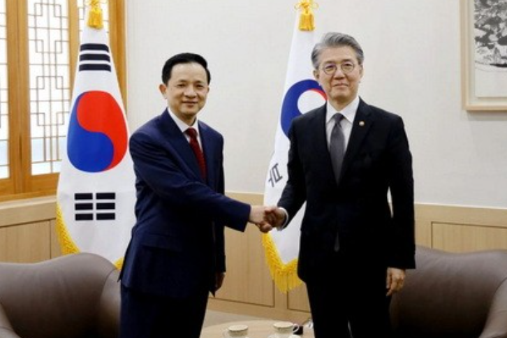 韩国抓捕总统内斗加剧，中国紧急作出表态！

我驻韩使馆对外发表声明称，紧急提醒在