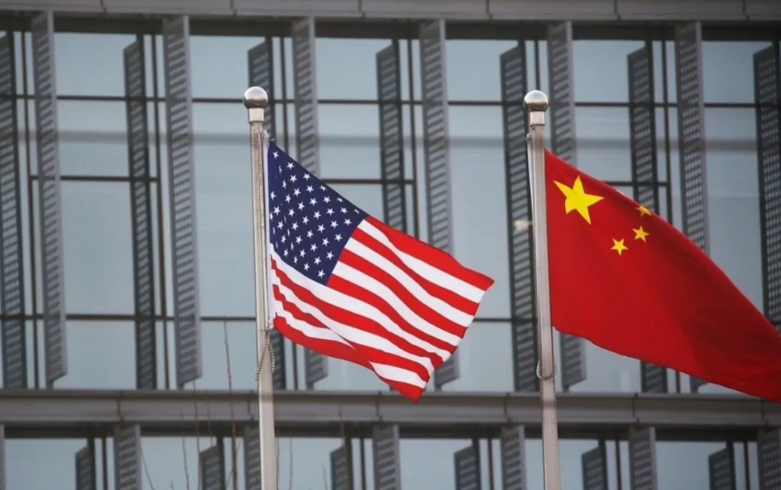 岛内学者蔡鎤铭表示，美国完全是失算了！蔡鎤铭表示，美国原本打算通过科技遏制，阻断