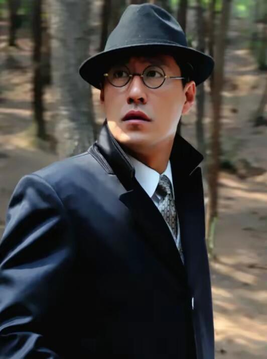 于震家的幸福秘诀：超大餐桌背后的温馨故事