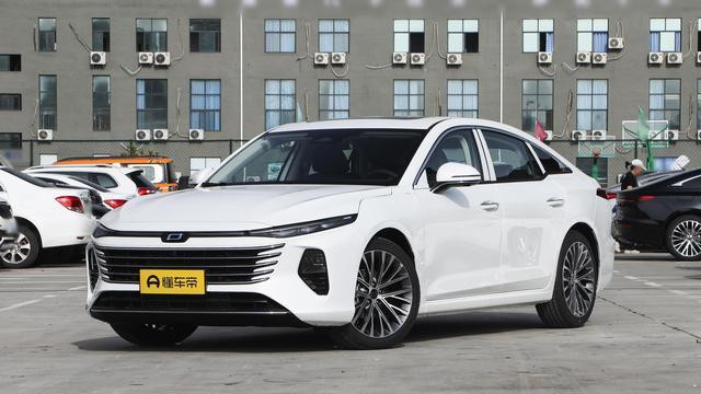 预算不多想买中型轿车，奔腾B70 ，长超4米8