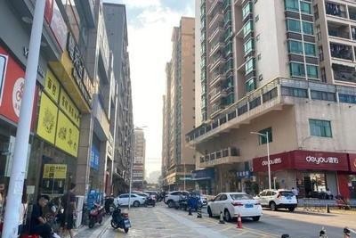 街边店没顾客咋赚钱 真奇怪

                         