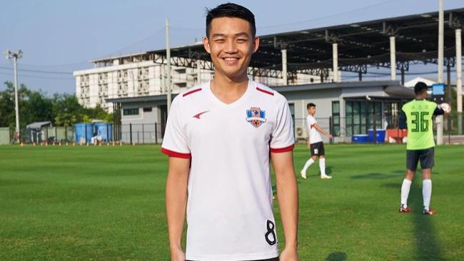 官方：广州豹与梁学铭、曾超在内的十二名球员完成续约