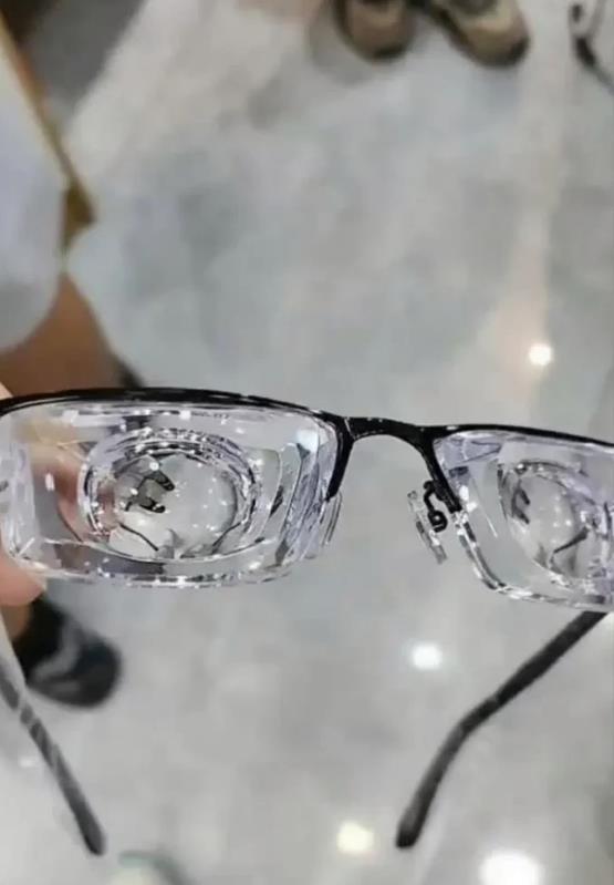这副眼镜有几度，你肯定猜不对！