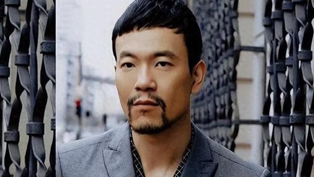 演技好的星二代廖凡，出道24年从不拼爹，妻子是周星驰黄金拍档