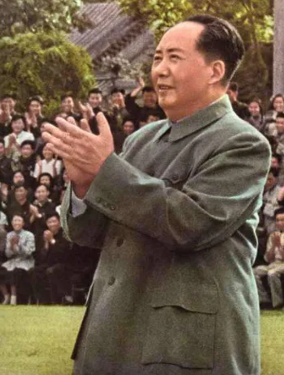 1949年，毛主席想起了一桩悬案未破，就叫来了公安部长罗瑞卿，说：“有桩悬案困扰