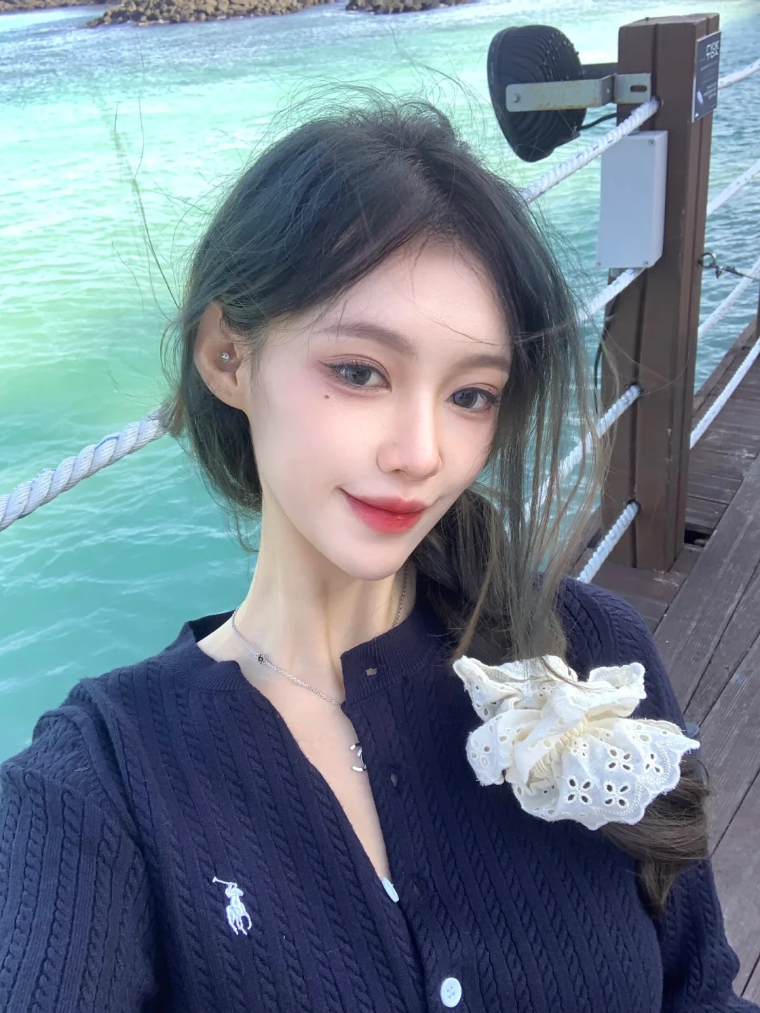 一起看一万次海
永远会为清澈的果冻海心动🌊
宅在家里的时候总是会向往旅行！
翻