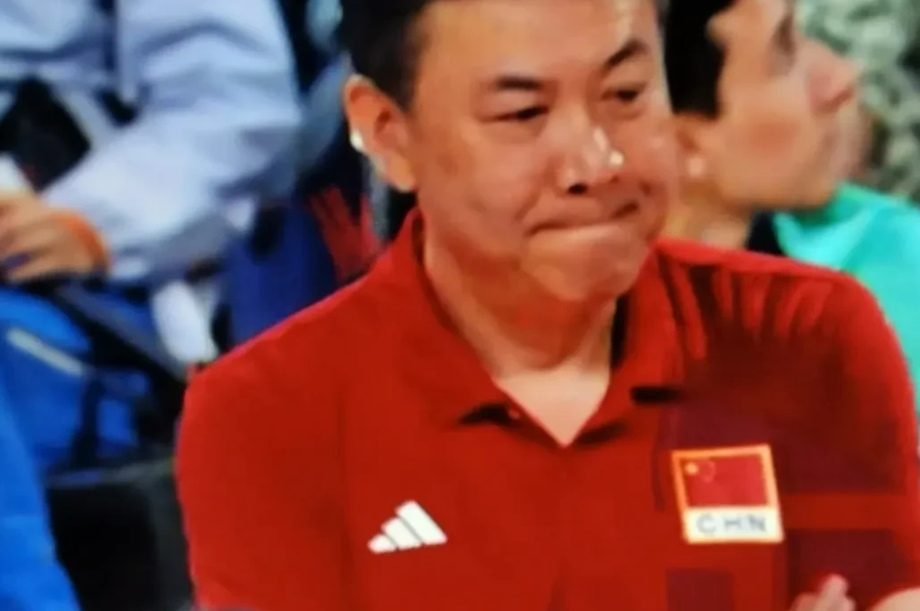 女排全锦赛天津替补战胜小国家队江苏夺冠的五个启示:
1 巴黎周期，蔡斌的选人用人