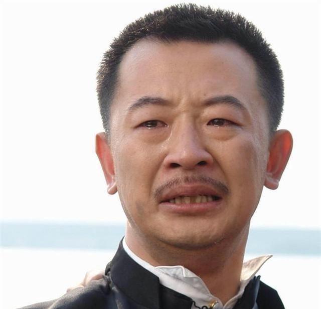 一场同学聚会，揭开了黄海波的“江湖地位”，难怪曲栅栅不离不弃（黄海波最近视频）-第19张图片-九妖电影