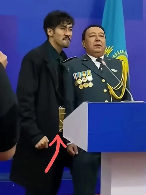 刺客与将军？哈萨克斯坦拍电影真是放得这么开，什么都敢拍，不过“将军”与“刺客”的