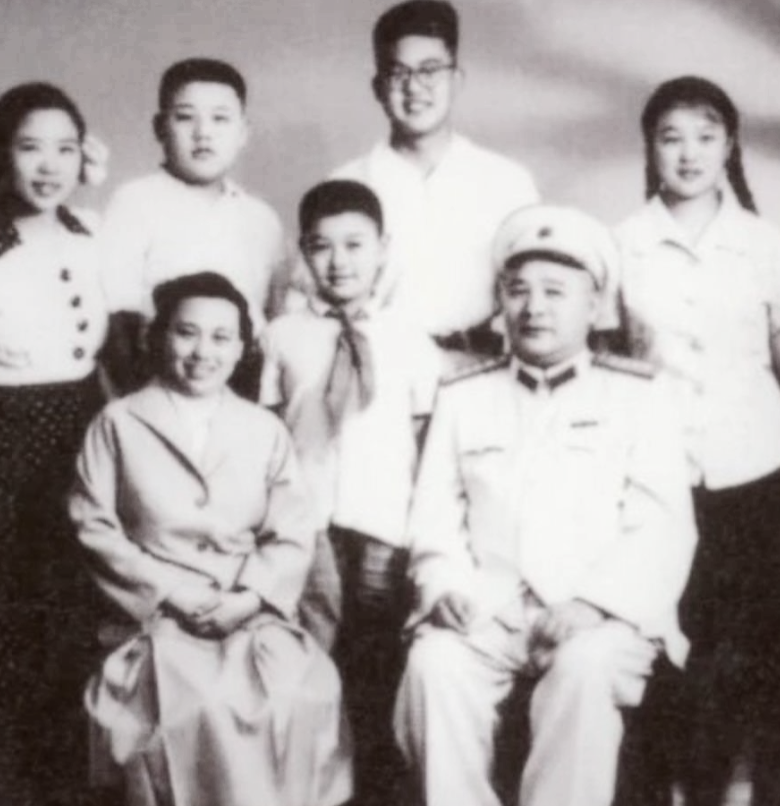上世纪60年代，重病中的徐海东大将读到一张传单，上面手书：“‘101’（战争年代