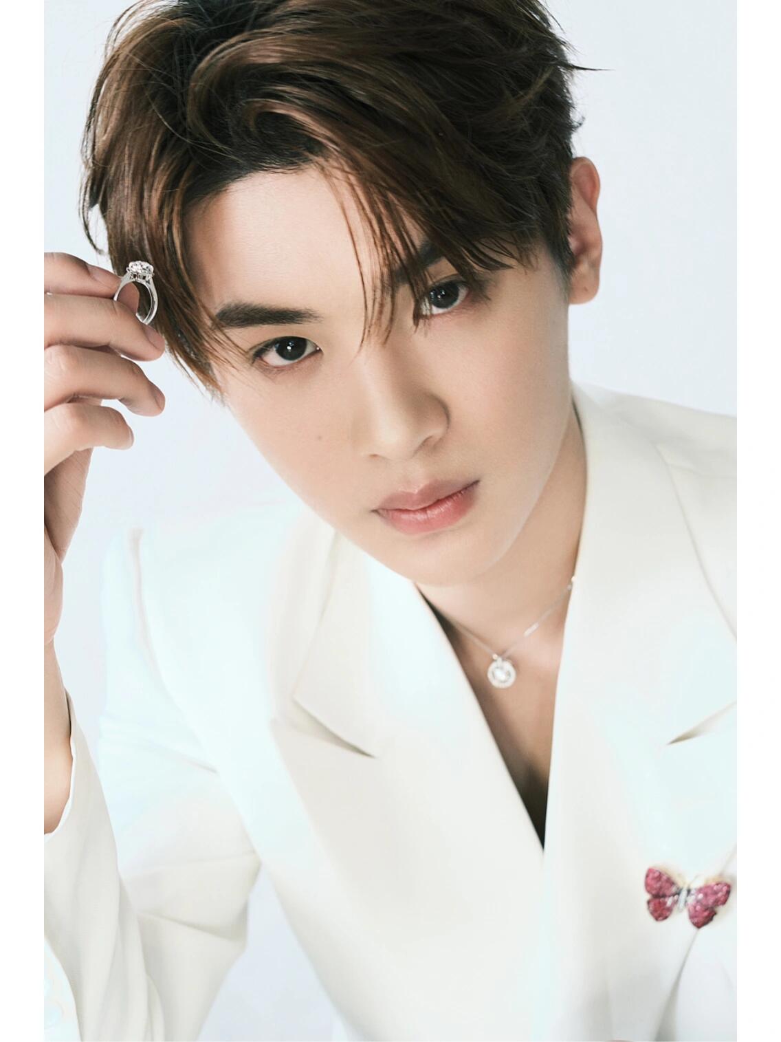 黄明昊 l 独一无二的闪耀