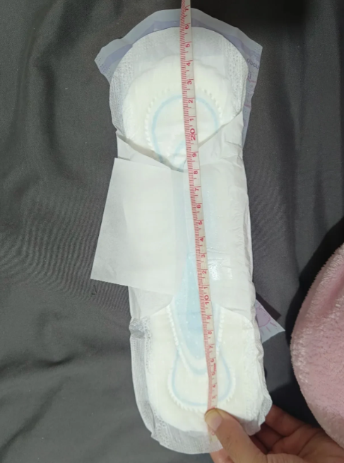 我真的是服了，这次买的护舒宝卫生巾，标的是 284mm，我想着应该差不多够用，结