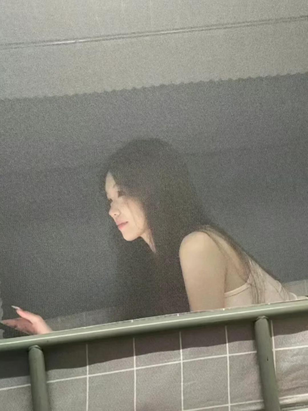 室友每天全妆早八......
想知道是不是只有我一个人早八穿的很恶心，每天素颜去