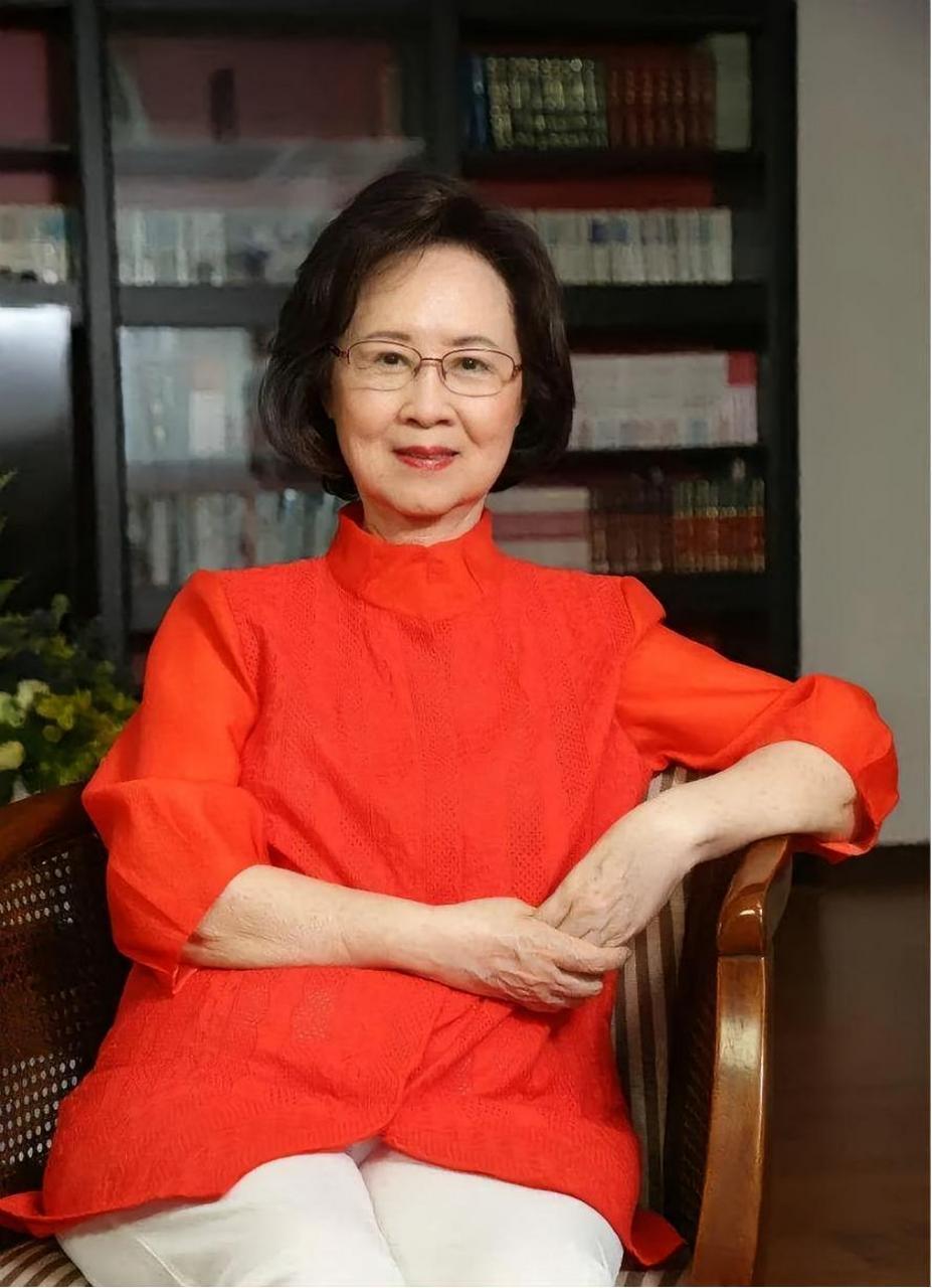 琼瑶阿姨，天堂有您（附遗书）
小时候关于爱情的启蒙老师，祝您来世更幸福快乐！
	