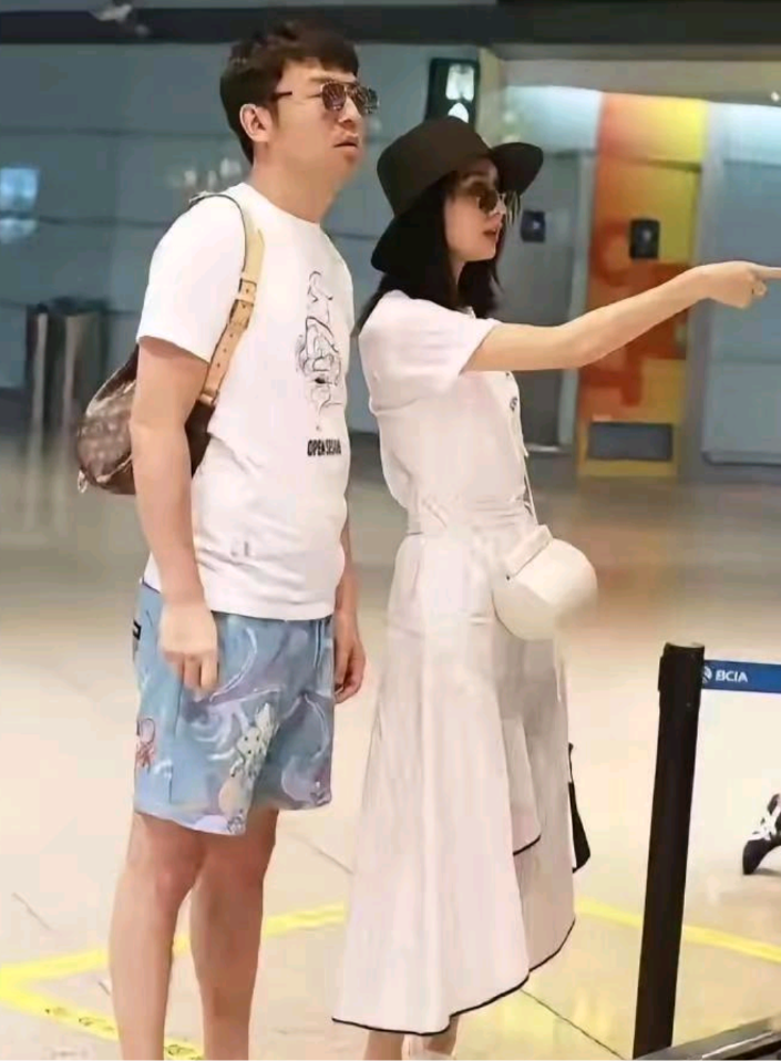 雷佳音没绯闻，因为他老婆既清纯又漂亮