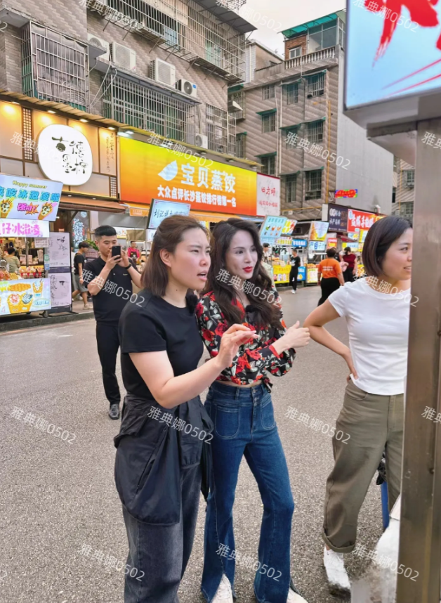 天啊，李若彤真的58岁吗？本人也太年轻太美太惊艳了，小龙女果然不会老！
长沙四方