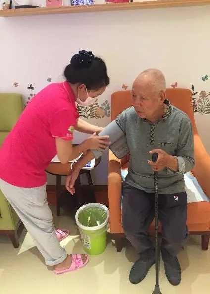 被生活和社会逼迫情非得已，还是确实想轻松一点赚点钱，在了解真相前，我们不能先简单