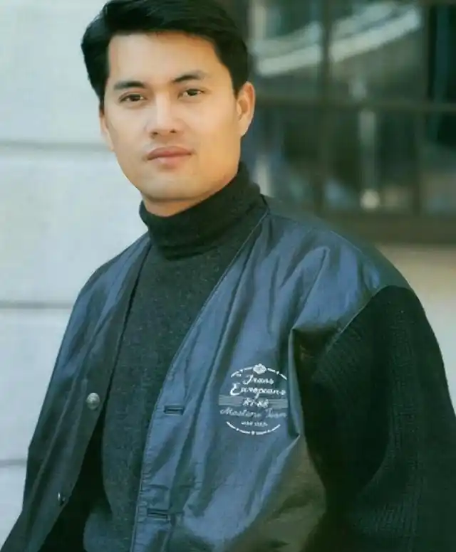 新年快乐！来年也都能像吕良伟老师一样，青春永驻，幸福美满！