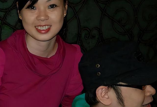 刀郎前妻：丢下40天女儿与富商私奔，丈夫再婚爆红，她却找上门来（刀郎的前妻在台下）-第30张图片-九妖电影