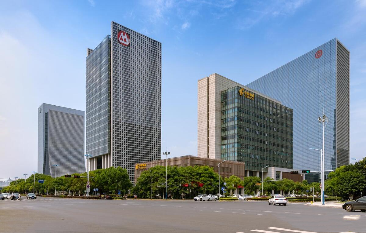 浙江义乌，一名男子在银行存入400万，一年定期。到期利息132000元。不曾想，