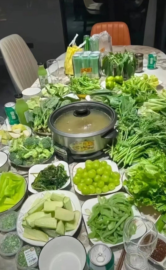 第一次去兄弟家吃饭，这是草吗
