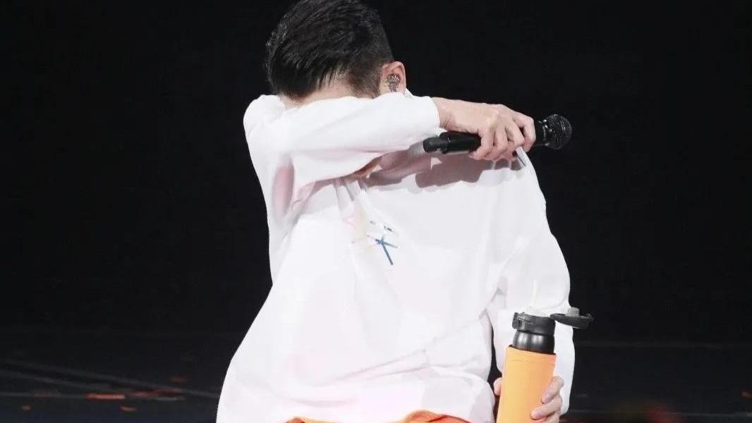 天王巨星的舞台秘密：华仔演唱会后，四大天王合体还有戏吗？